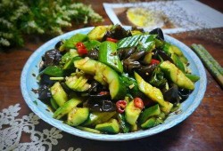 吃小乳瓜吃多了