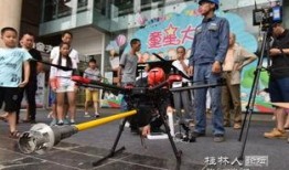 吃瓜群众围观现场,吃瓜群众围观，揭秘热门事件幕后真相