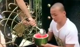 吃瓜打架搞笑段子,一场吃瓜打架的欢乐盛宴