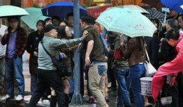 成都新闻吃瓜群众事件,网络舆论场上的风波与反思