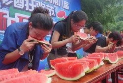 就业现场视频吃大瓜,就业现场大瓜，揭秘职场众生相