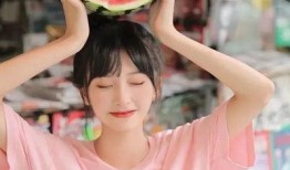 女生问吃瓜吗,跟随女生脚步，一起吃瓜探秘