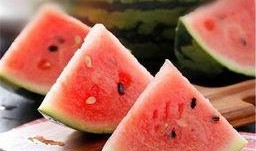 小孩吃麒麟瓜视频,甜蜜瞬间萌翻网友