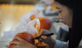 鬼脸吃瓜群众,揭秘网络恶搞背后的心理奥秘