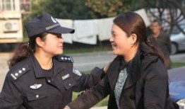 吃瓜最美警察视频,揭秘最美警察的吃瓜日常