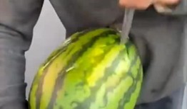 吃瓜人不卖瓜什么意思呀,网络流行语的深层含义