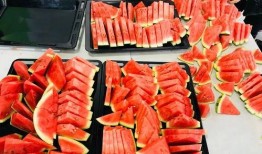 吃瓜群众来吃瓜对联,对联趣味话瓜田