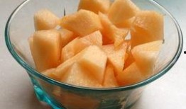 孕期吃哈密瓜文案,营养美味，孕期必备水果